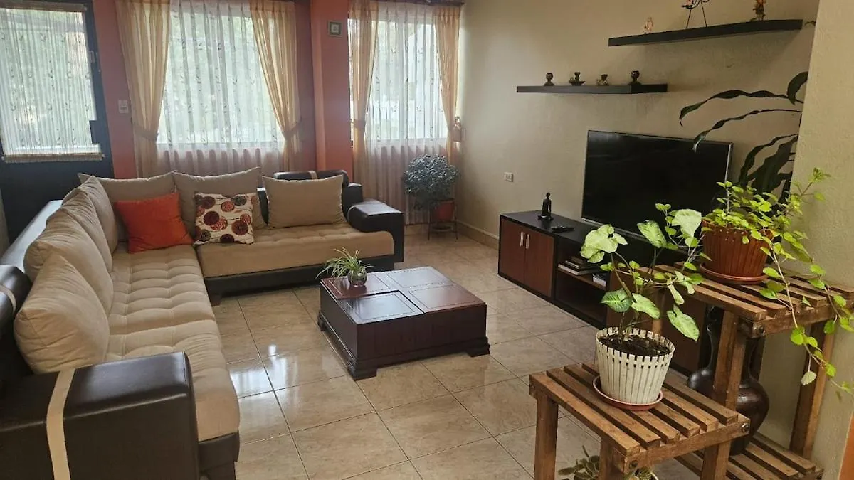 Acogedor Departamento En Cuenca-Cerca Al Tranvia Apartment